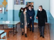 Президент посетил детский сад и школу села Шипка
