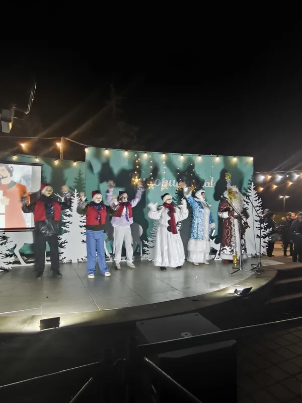 Главная праздничная елка - 4